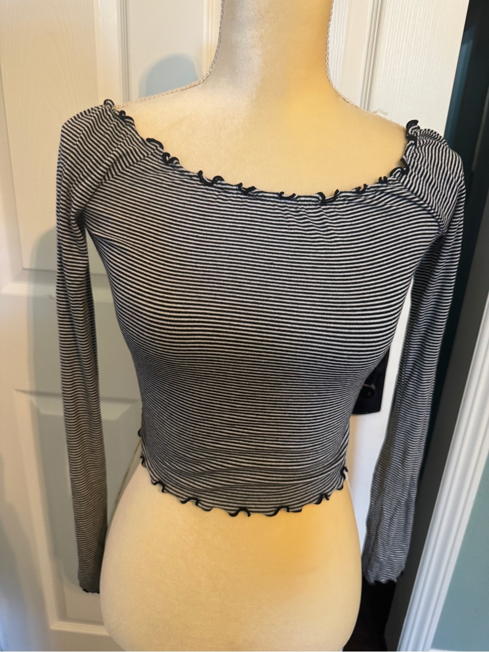 Forever 21 Black and White Striped Off-Shoulder Long Sleeve Crop Top